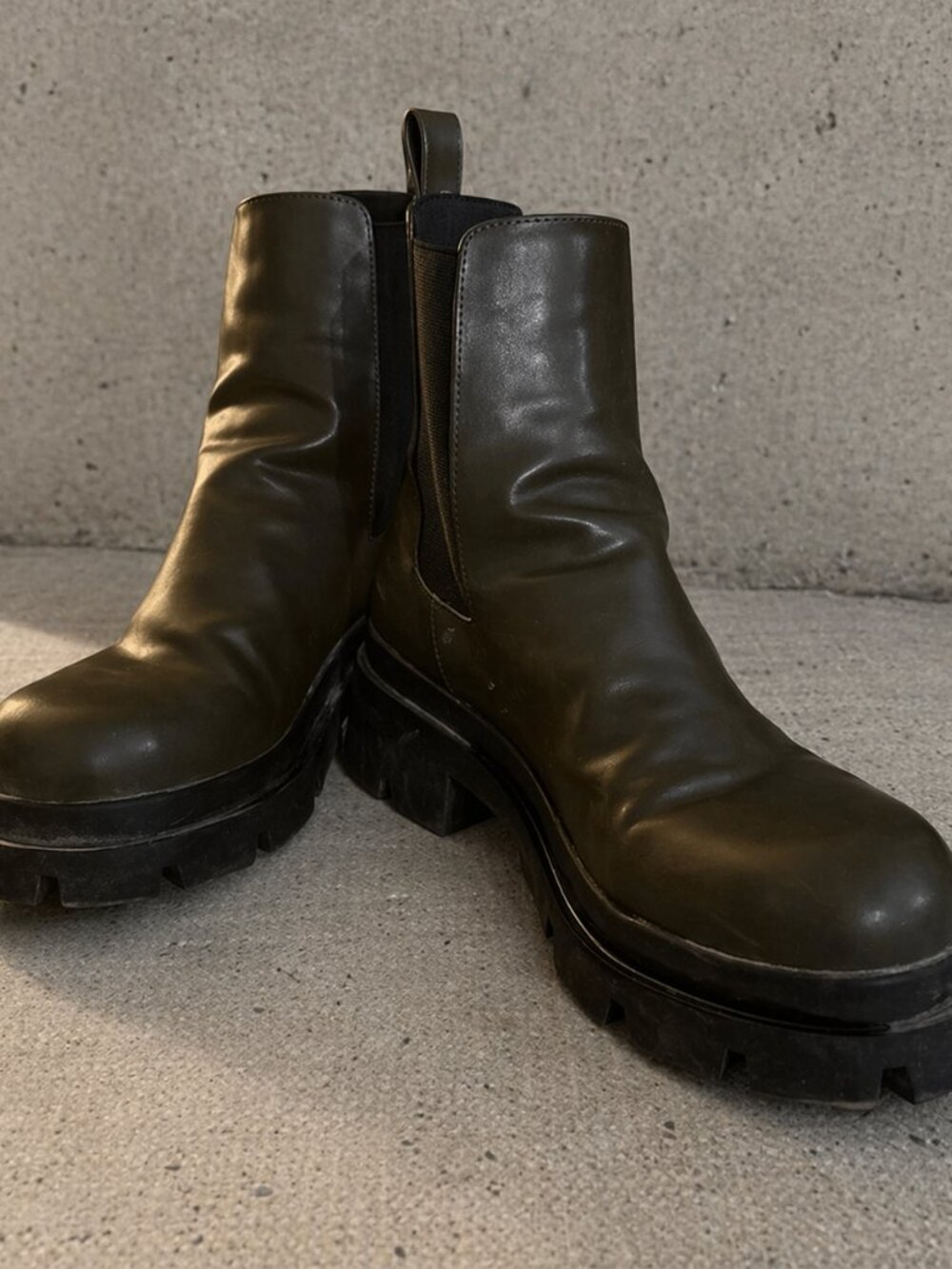 ZARA Chunky Lug Sole Chelsea Boots Olive Green | Platform Combat Boot | EUC - Picture 3 of 4